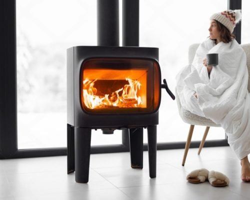 Choisir entre poêle à bois et insert